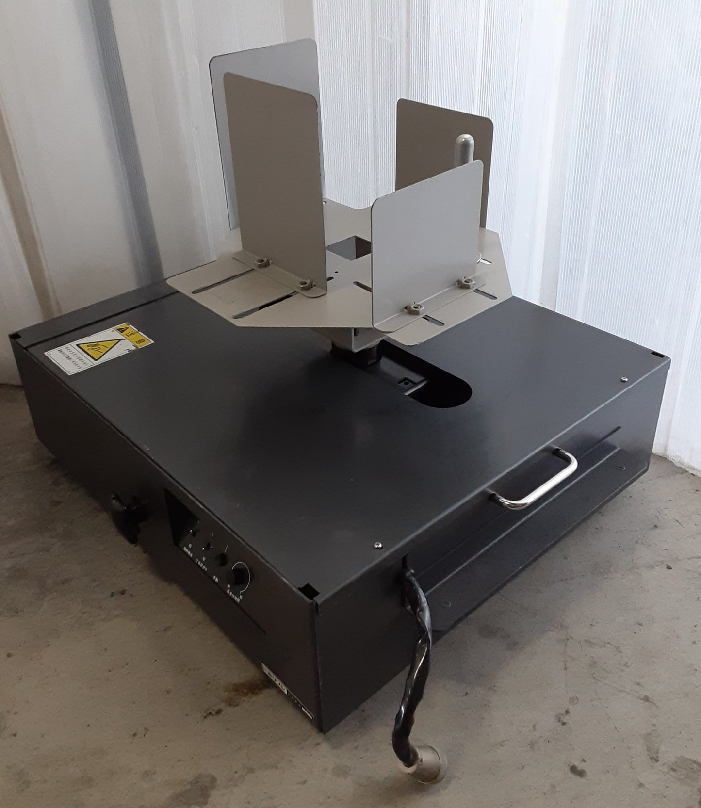 ホリゾン製 丁合機区分積み用クロススタッカー SW-20 (SAC-150,VAC-100などに対応) 受け皿A4用のみ jp-horizon1-sw20-1001