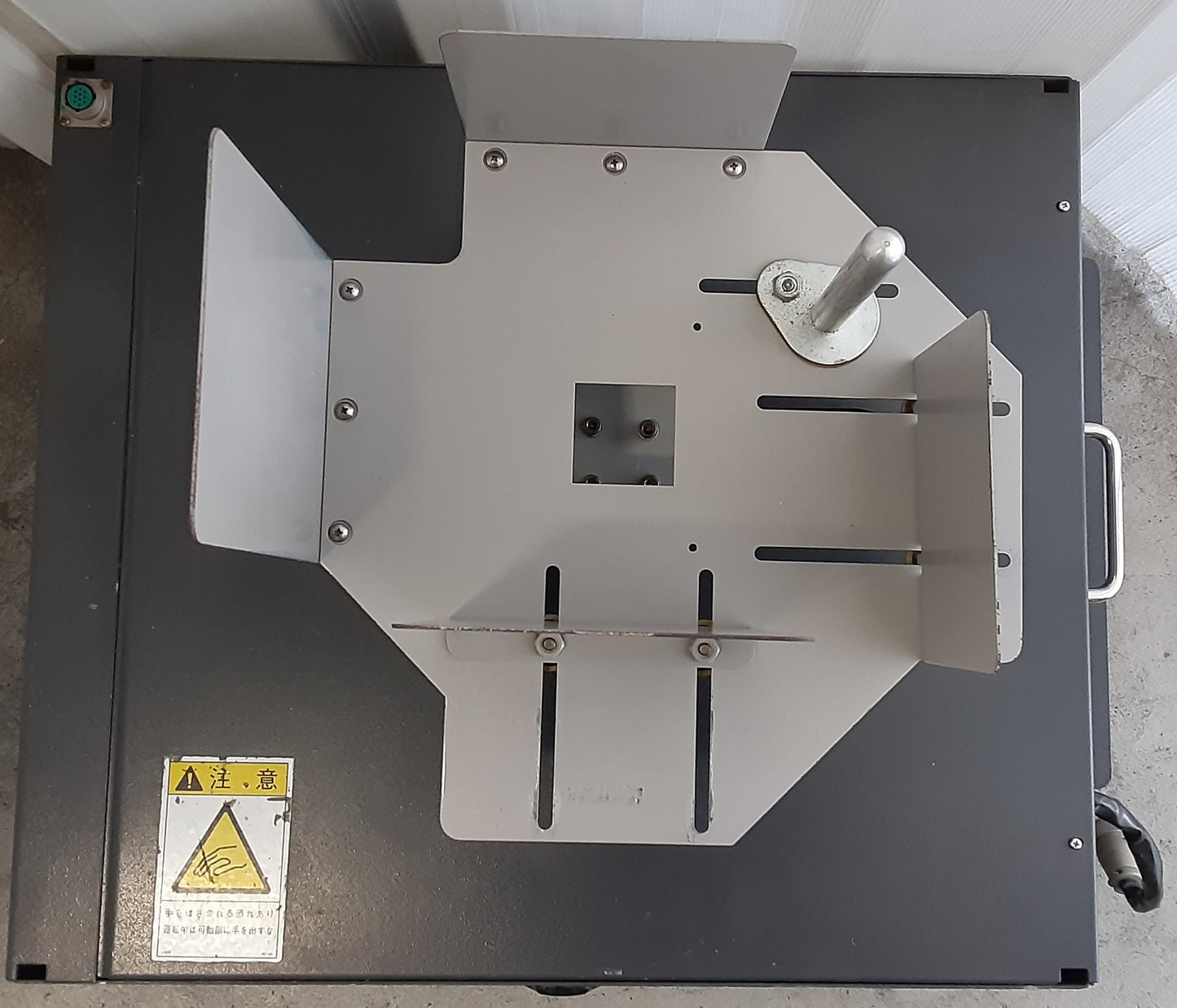 ホリゾン製 丁合機区分積み用クロススタッカー SW-20 (SAC-150,VAC-100などに対応) 受け皿A4用のみ jp-horizon1-sw20-1001