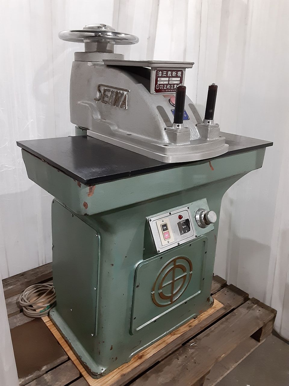 プレス機 油圧式 抜き機 クリッカー抜機 油圧裁断機 HPS プレスエリア320×450mm 正和工業所(SEIWA)製