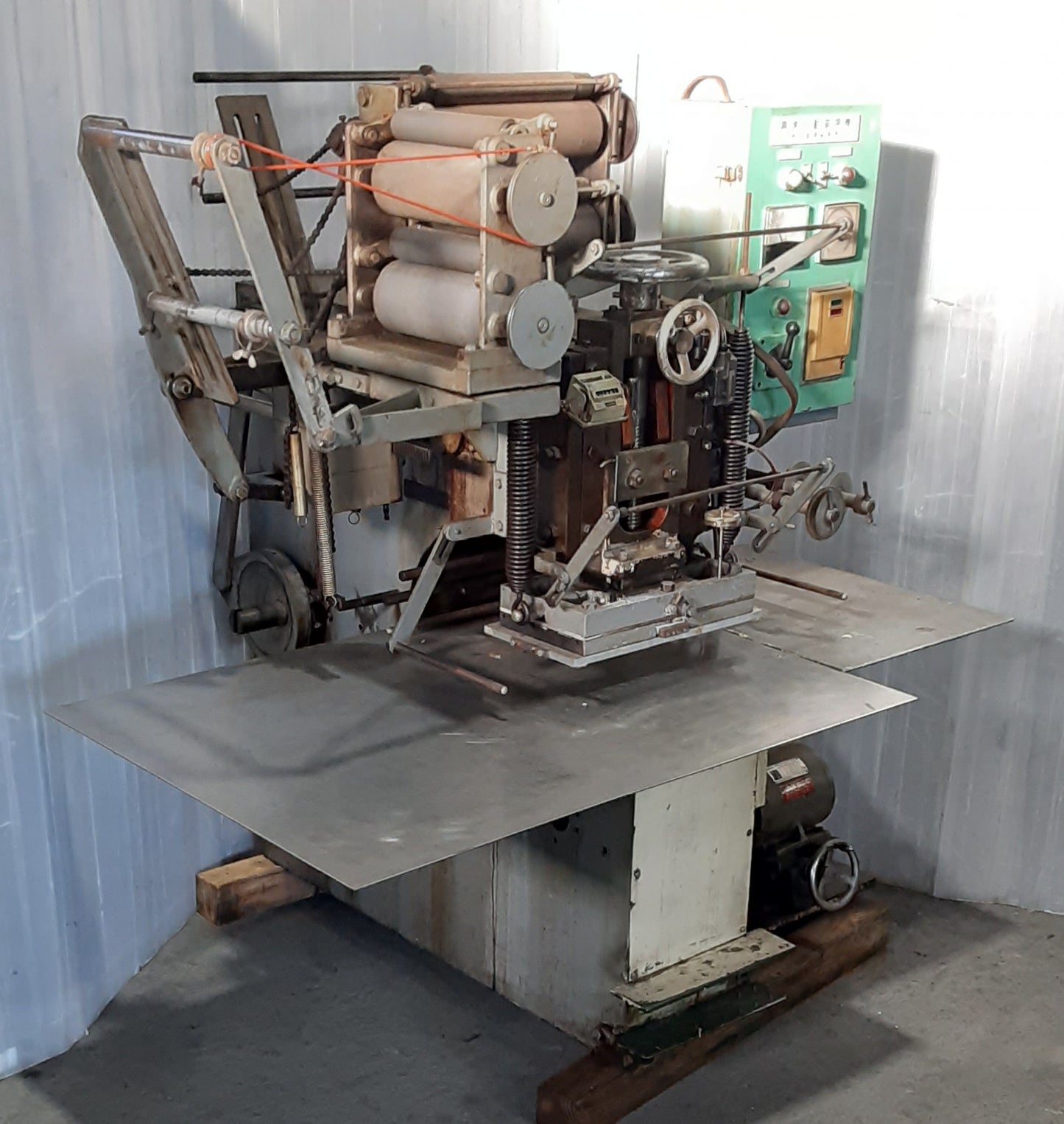 池田箔押研究所420×220mm 箔押し機 2馬力 ikedahakuoshi1-foilstampingmachine420220mm-8082