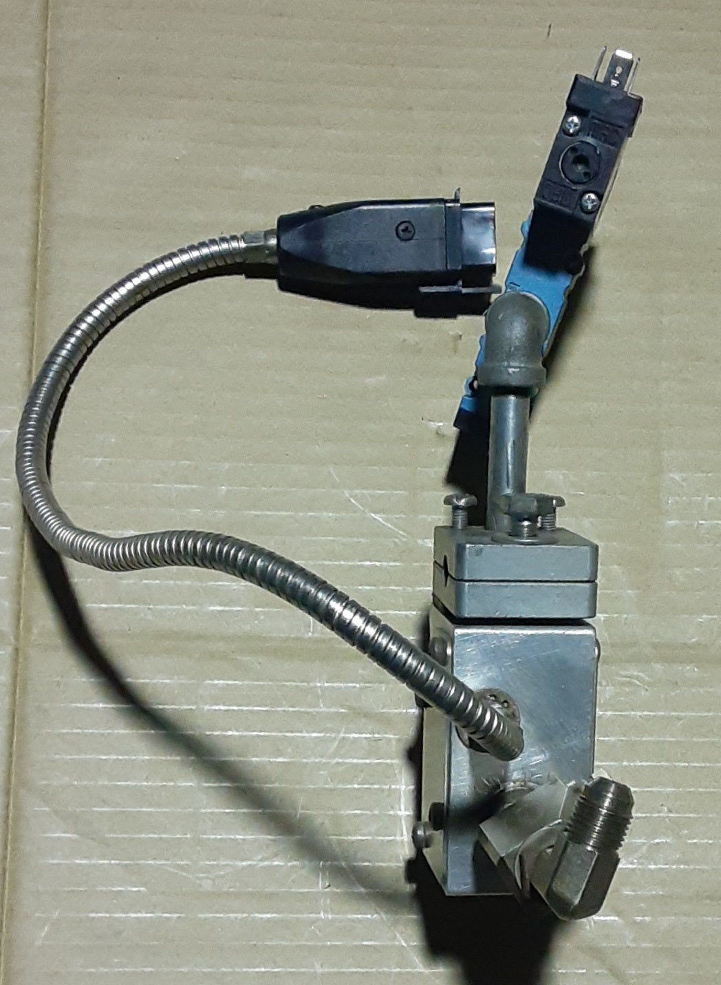 ノードソン製 ホットメルト用 アプリケータ クラシックブルー JT パーツナンバー8503639 SA16E 24VDCプラグ付き nordson1-jt8503639-1260