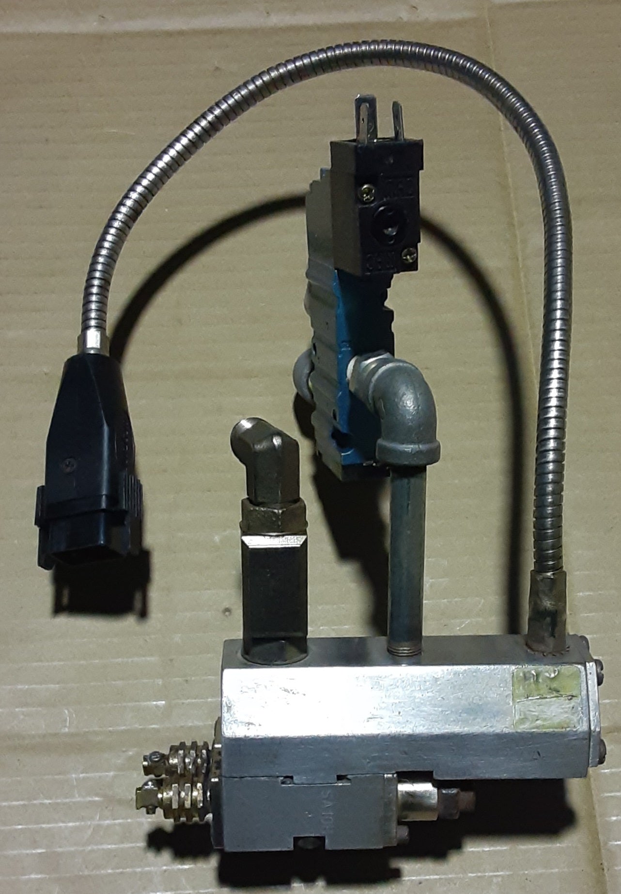ノードソン製 ホットメルト用 アプリケータ クラシックブルー 2-LP-T パーツナンバー1055000A 24VDCプラグ付き nordson1-2lpt1055000-1266