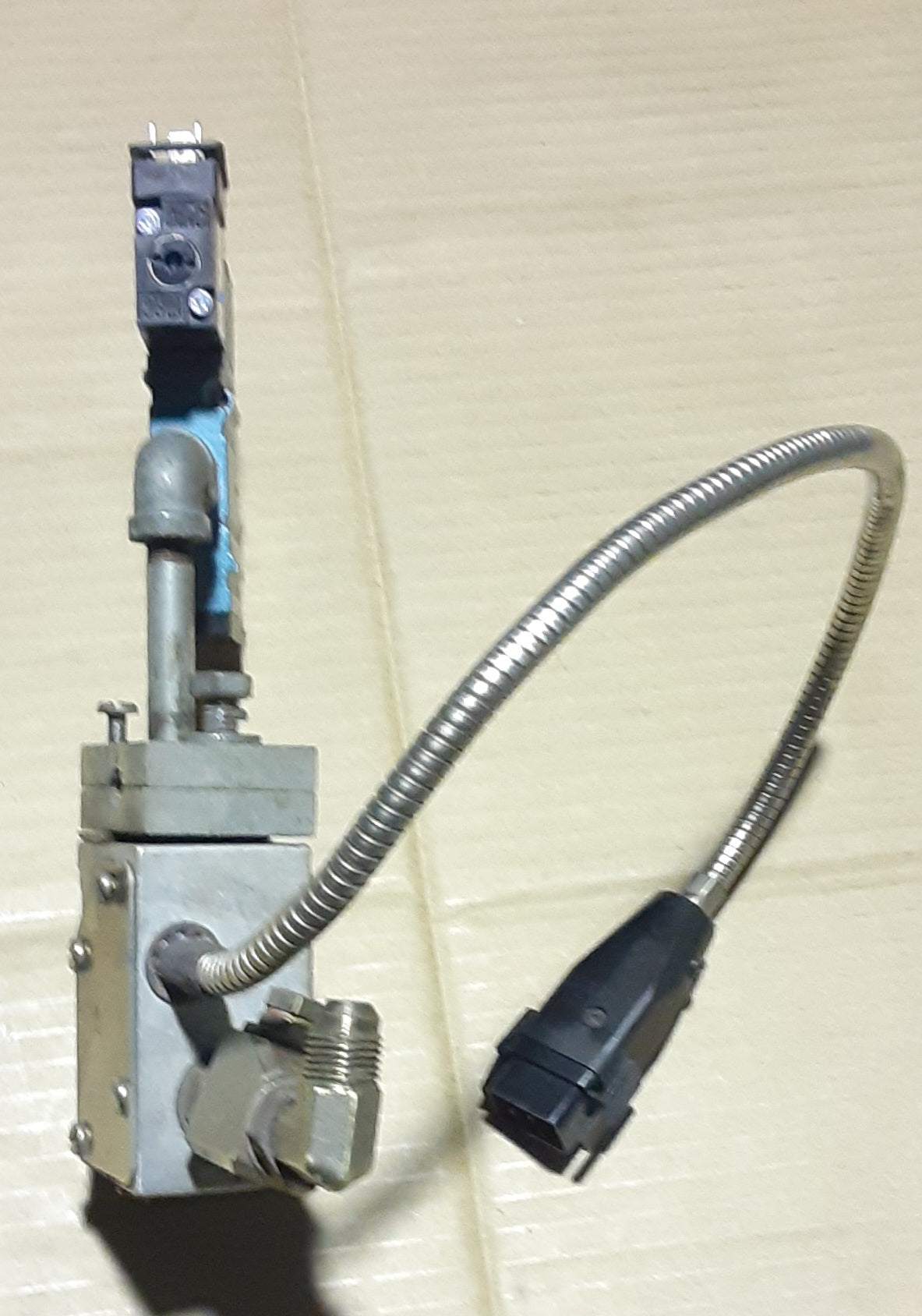 ノードソン製 ホットメルト用 アプリケータ クラシックブルー JT パーツナンバー8503639A SA16E 24VDCプラグ付き nordson1-jt8503639-1281
