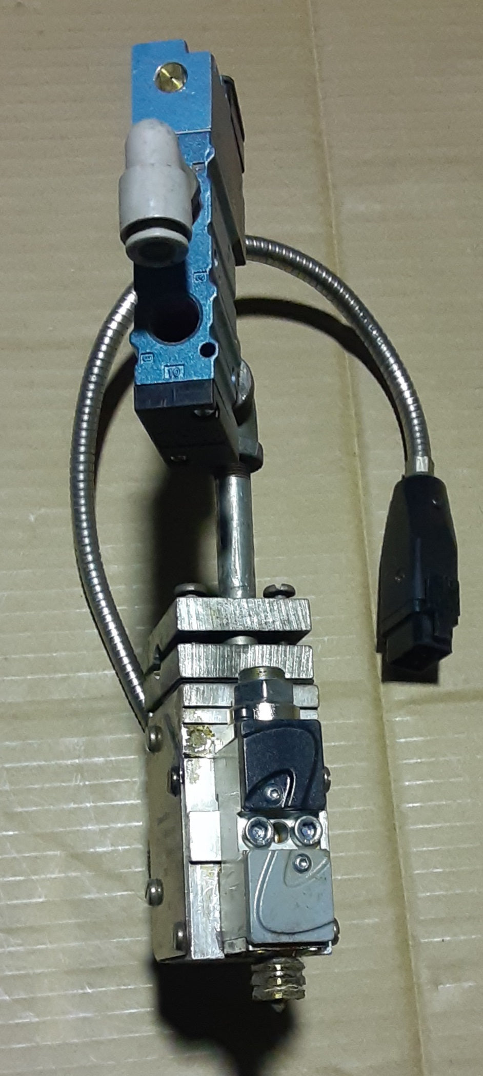 ノードソン製 ホットメルト用 アプリケータ クラシックブルー JT パーツナンバー8503639A SA16E 24VDCプラグ付き nordson1-jt8503639-1281
