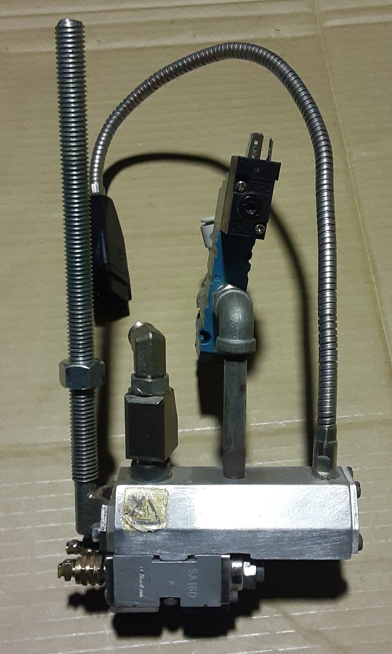 ノードソン製 ホットメルト用 アプリケータ クラシックブルー 2-LP-T パーツナンバー1055000 24VDCプラグ付き nordson1-2lpt1055000-1242