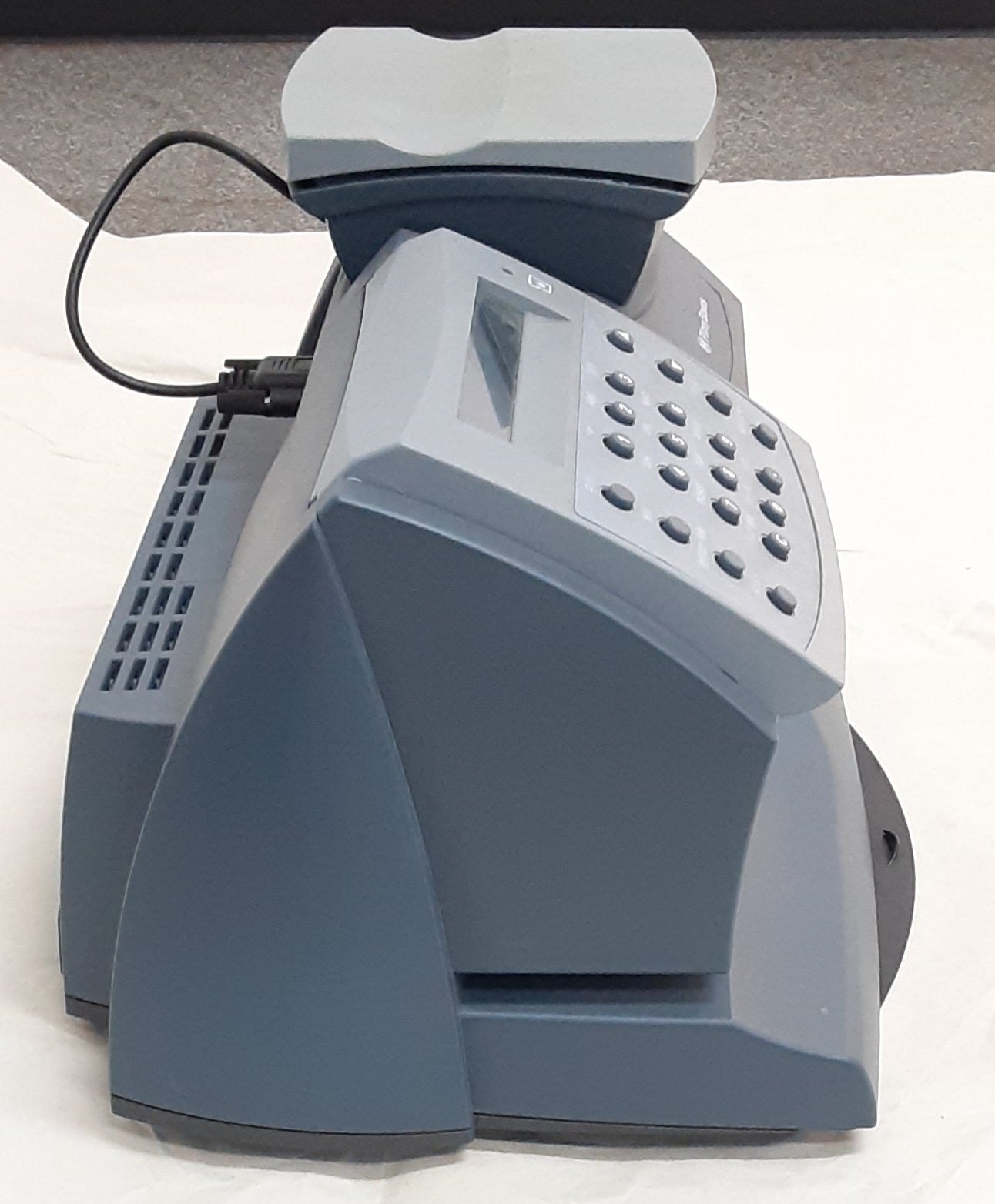 ピツニーボウズ K700 デジタル式郵便料金計器 小規模オフィス向け pitneybowes1-k700-3001
