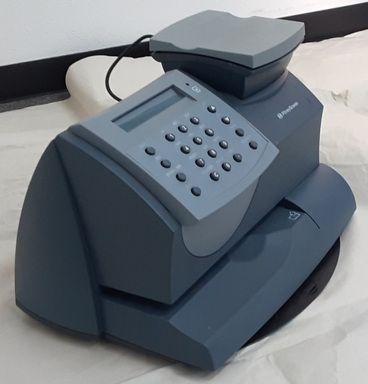 ピツニーボウズ K700 デジタル式郵便料金計器 小規模オフィス向け pitneybowes1-k700-3001