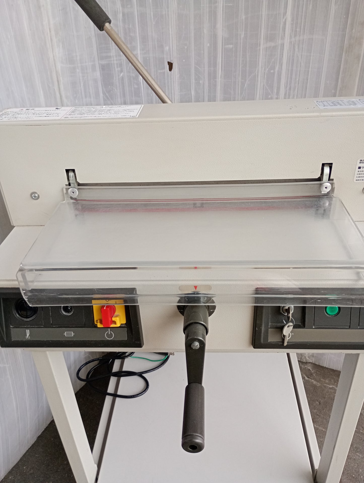 ウチダ43型 電動断裁機uchidatechno1-43-1001
