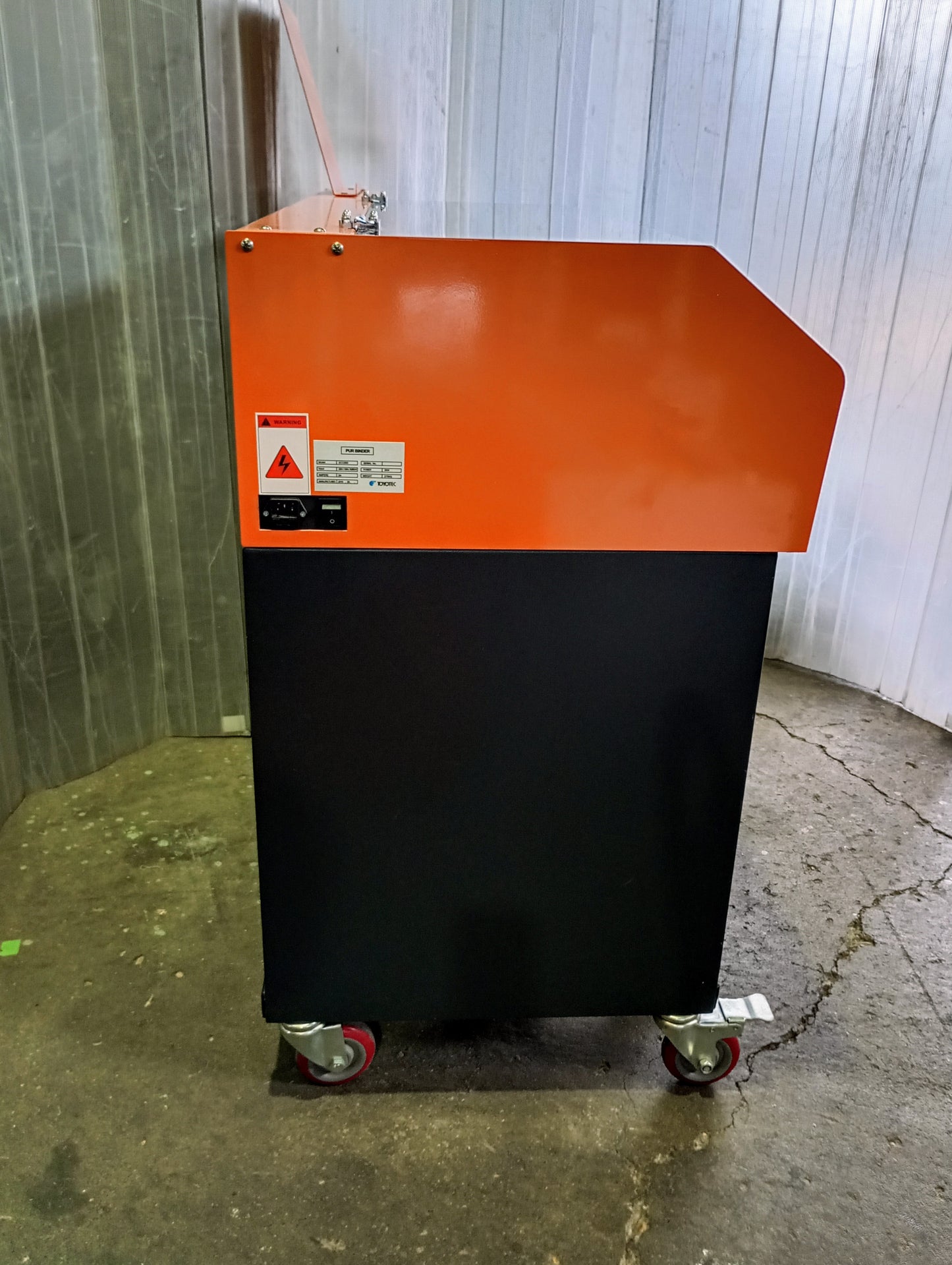 トヨテック ECO 300 PUR製本機 (無線綴じ) toyotech-eco300pur-5001