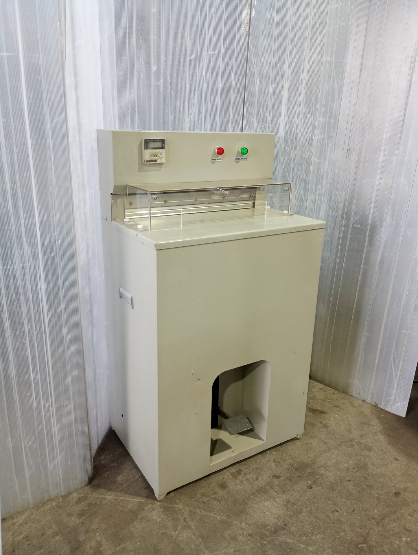トヨテック BB520 イチョウ加工機 ハードカバー上製本 toyotech-bb520-3001