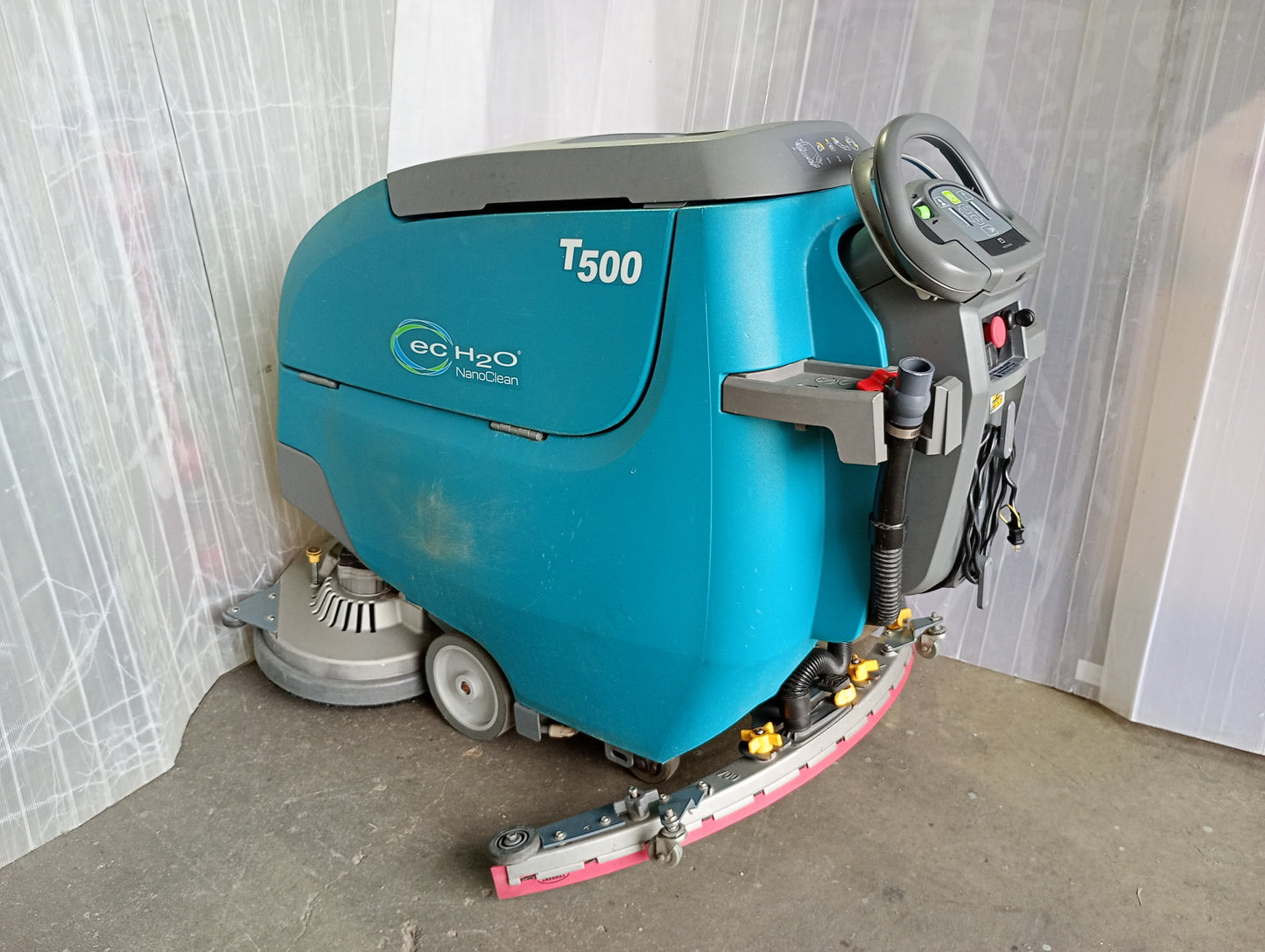 テナント T500-800-D 歩行型フロアスクラバー tennant1-t500-7001