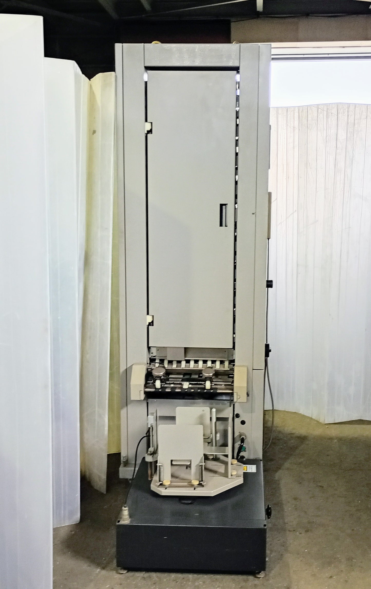 ホリゾン VAC-100 エア式丁合機 1タワー+クロススタッカー horizon1-vac100-28001