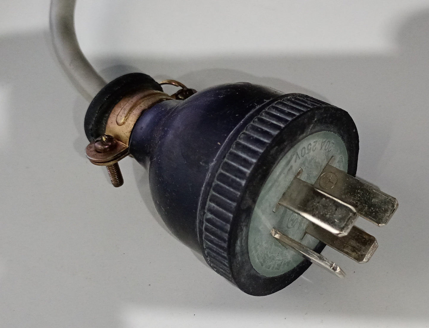 ウチダ LA-4 ペーパードリル・4穴穿孔機 uchidatechno1-la44-9001