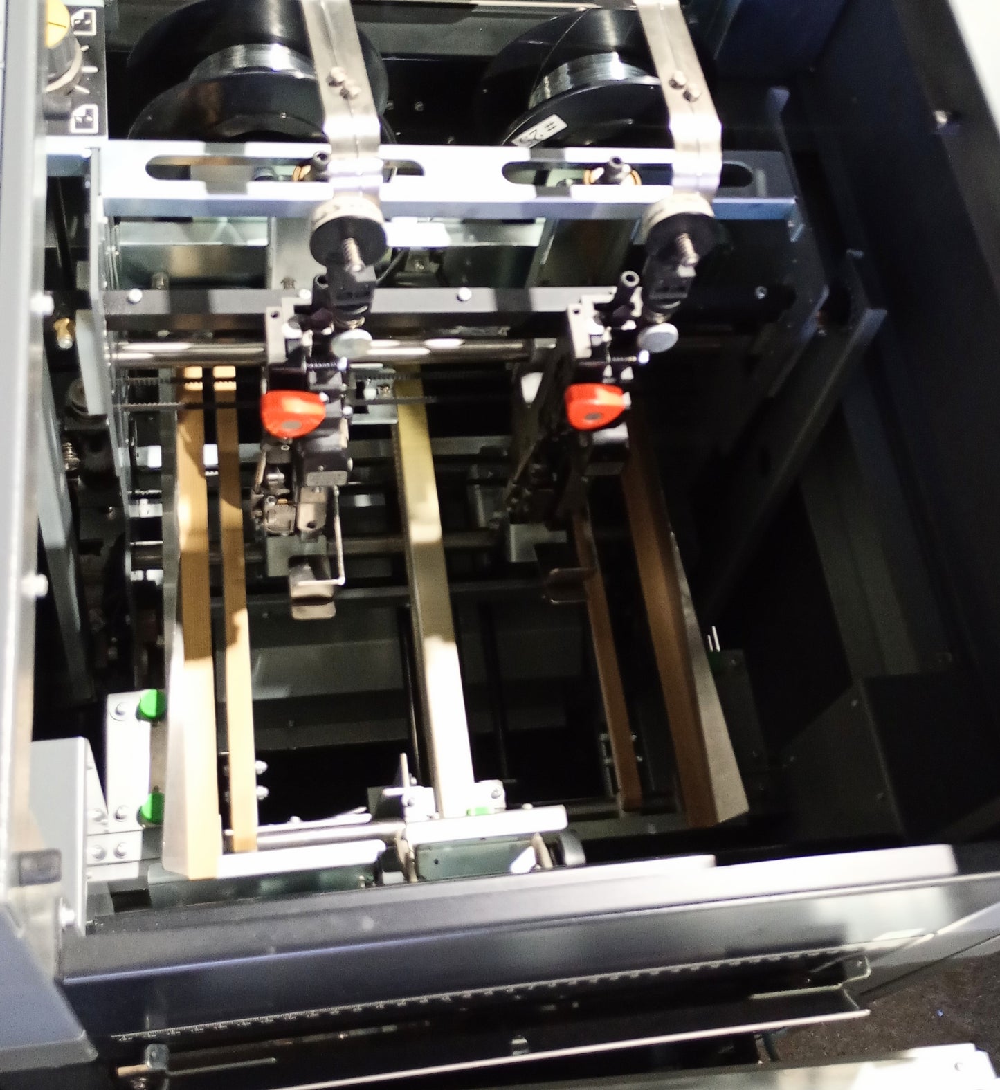 デュプロ DSF-2200 + DBM-350 オフライン中綴じ製本ライン オンデマンド冊子に最適 duplo1-dsf2200dbm350-5001