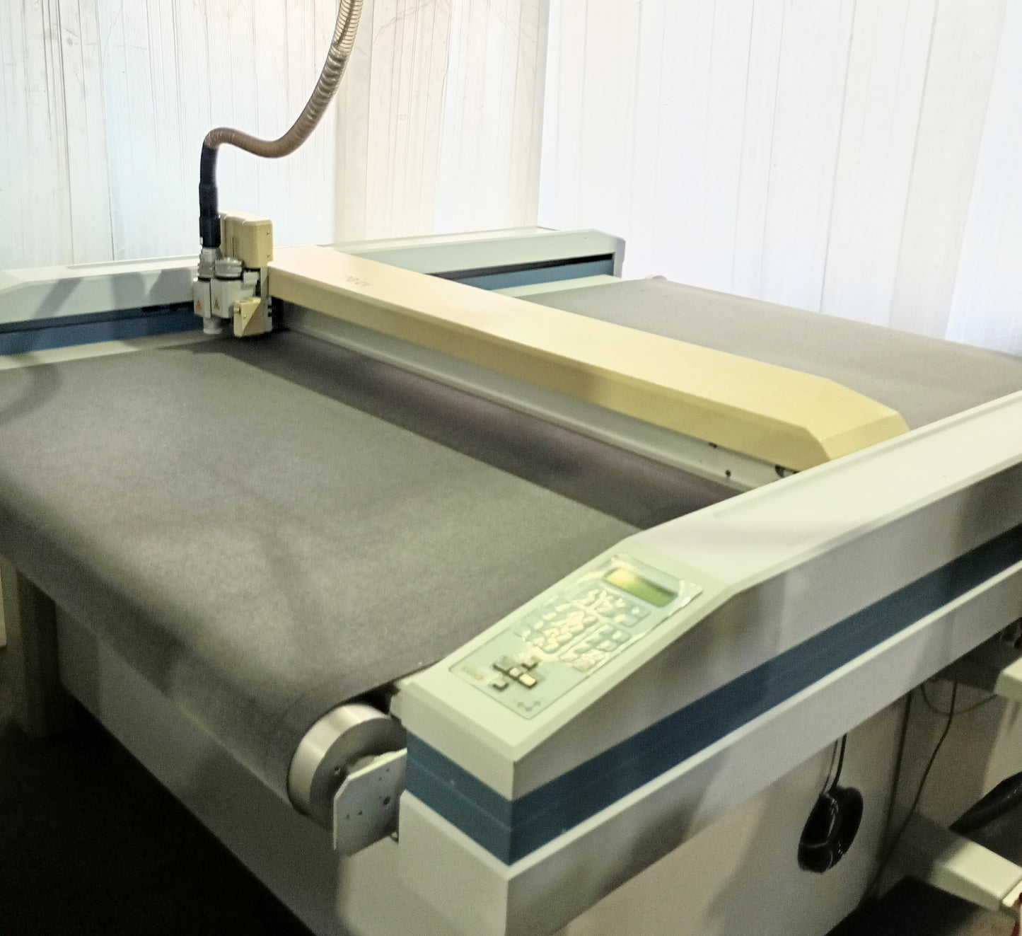 ズンド M-1600CV Z1316 カッティングプロッタ・ソフト無 zund-m1600cv-3001