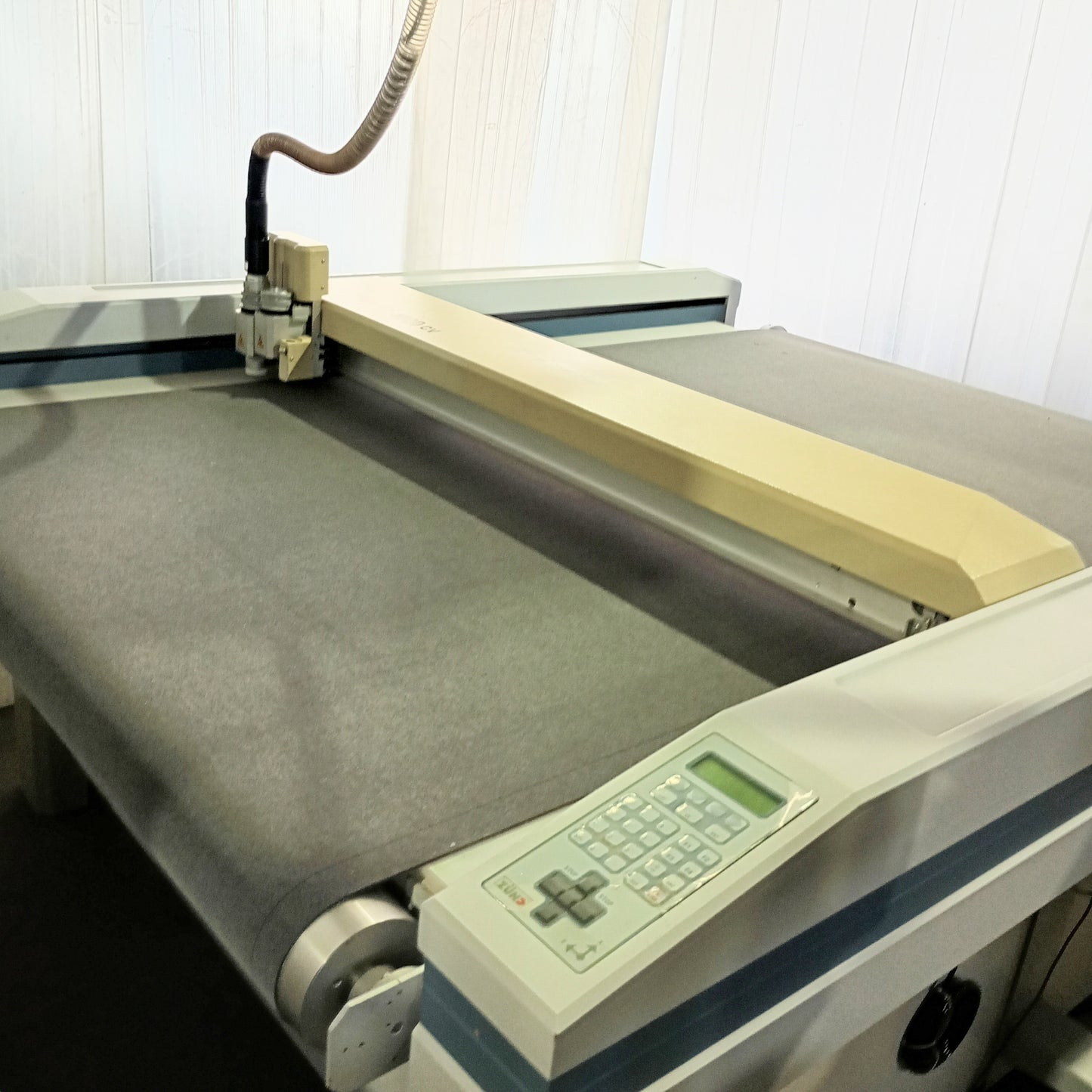 ズンド M-1600CV Z1316 カッティングプロッタ・ソフト無 zund-m1600cv-3001