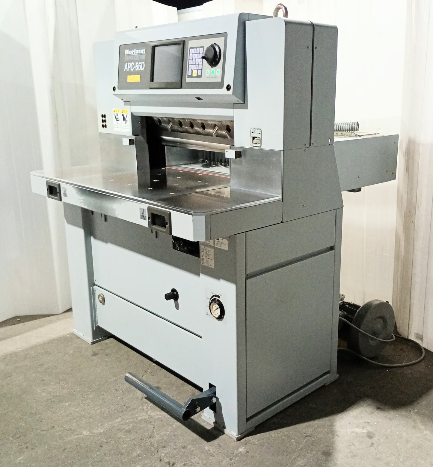 ホリゾン APC-66D コンピューター 油圧式断裁機 horizon1-apc66d-7001