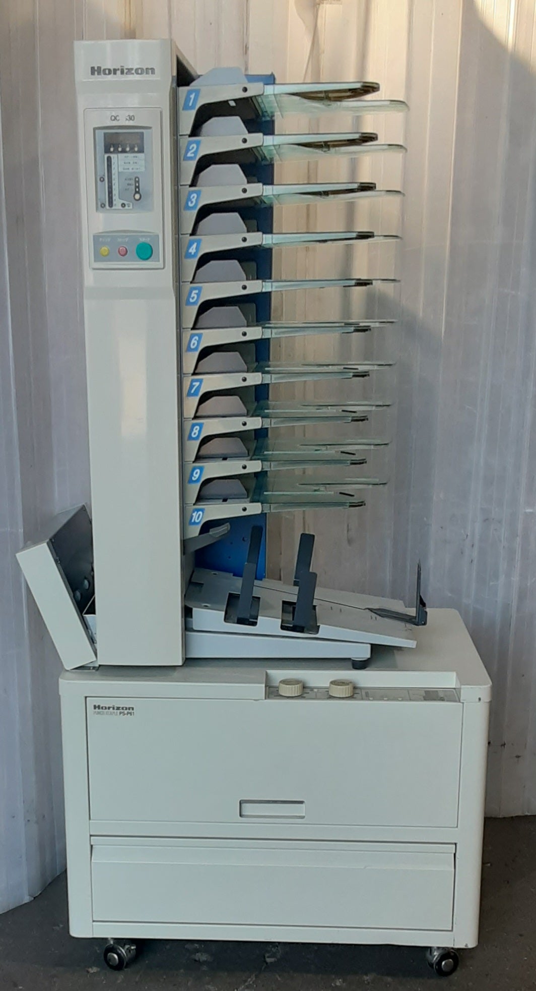 【平綴じ機付き】卓上丁合機(コレーター)QC-S30＋平綴じ機 PS-P61 段数10段 A3対応 ホリゾン(Horizon)製
