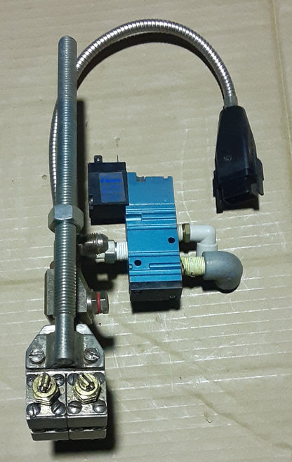 ノードソン製 ホットメルト用 アプリケータ クラシックブルー 2-LP-T パーツナンバー1055000A 24VDCプラグ付き nordson1-2lpt1055000-1287