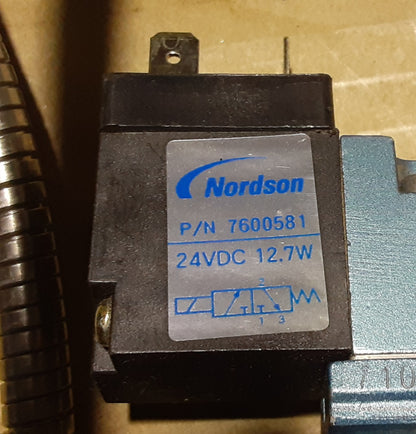 ノードソン製 ホットメルト用 アプリケータ クラシックブルー 2-LP-T パーツナンバー1055000A 24VDCプラグ付き nordson1-2lpt1055000-1287