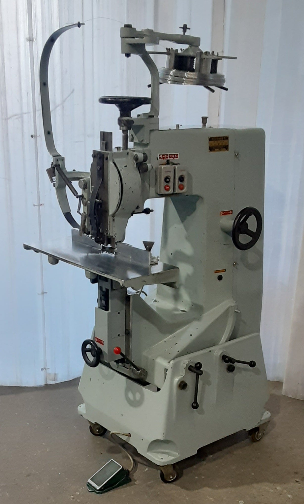 丸山製作所製 電動 針金綴じ機(有線綴じ機,平綴じ機,ステッチャー) maruyama1-11head-5001