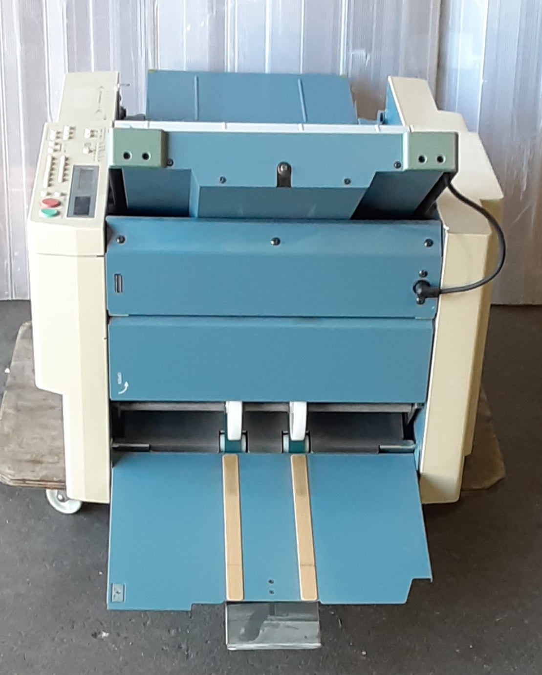 デュプロ製 コロ式 卓上 紙折機 DF-920 A3対応 クロス折りレバー無し duplo1-df920-5036