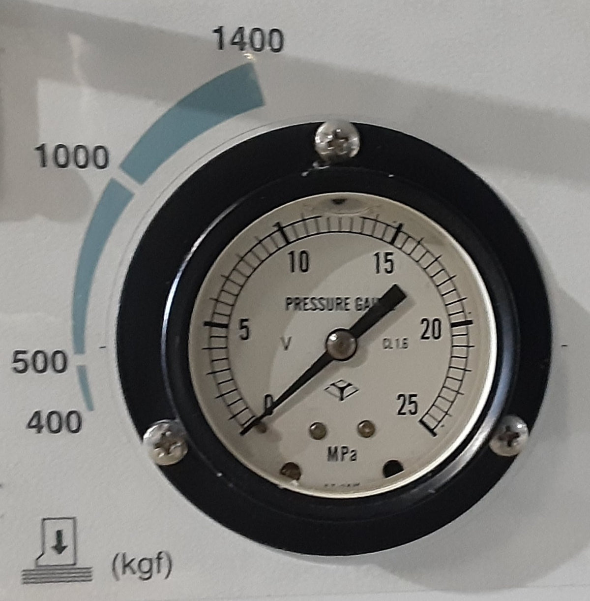 中古 ホリゾン(Horizon)製 APC-48 コンピュータ式 油圧断裁機