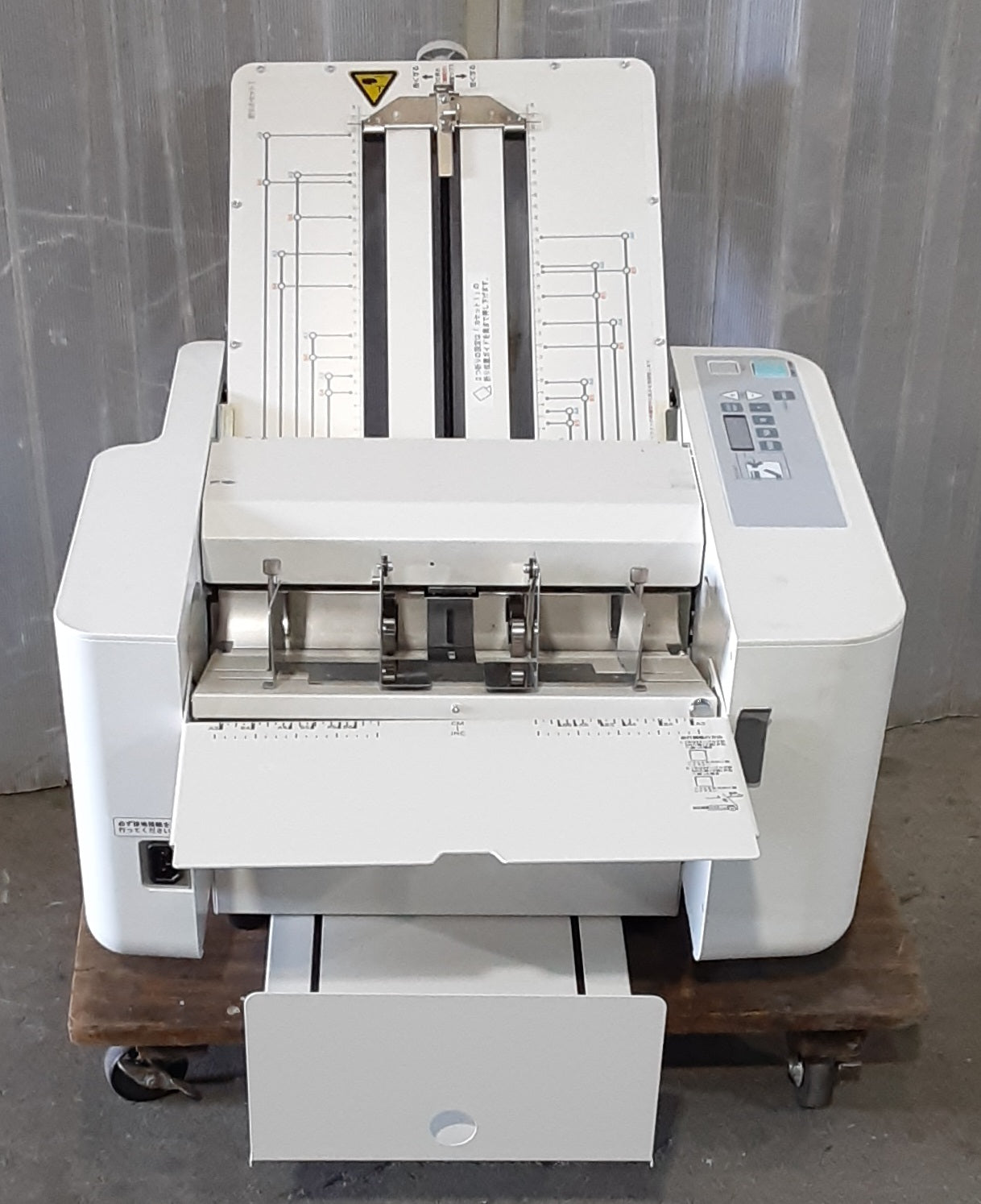 ライオン事務器(LION)製 LF-S620 卓上紙折り機 A3対応 jp-lion1-lfs620-5001