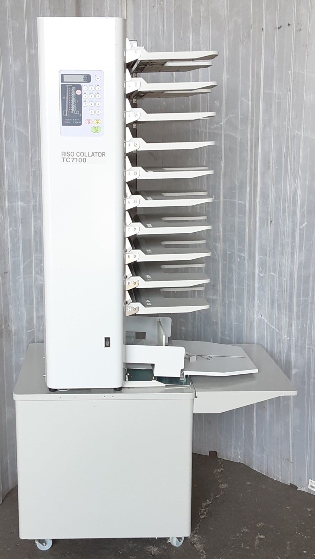 リソー TC7100 コロ式卓上丁合機 段数10段 A3ノビ対応 riso1-tc7100-3001