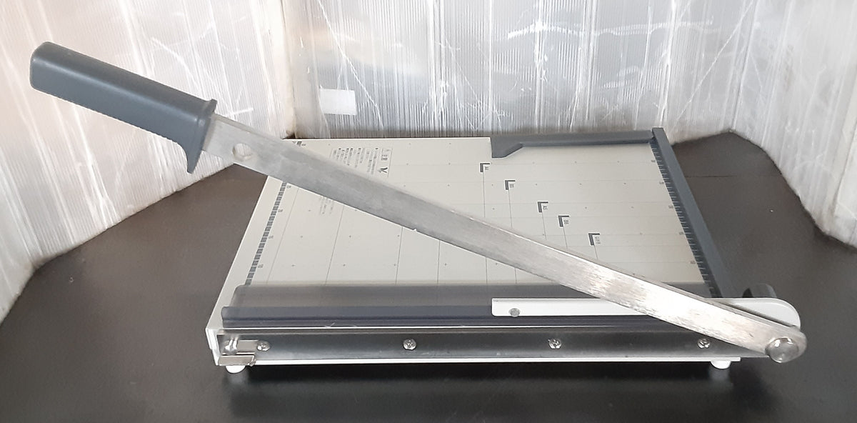 中古 プラス PLUS PK-011 ペーパーカッター断裁機 裁断幅A3
