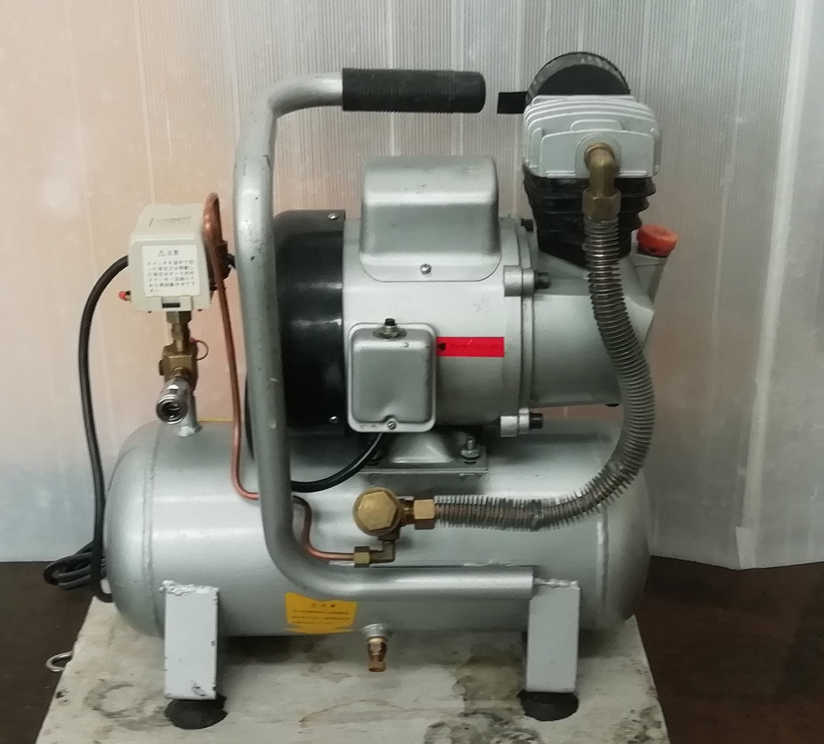 中古 ナカトミ製 エアーコンプレッサー ACP-10NC 容量10L