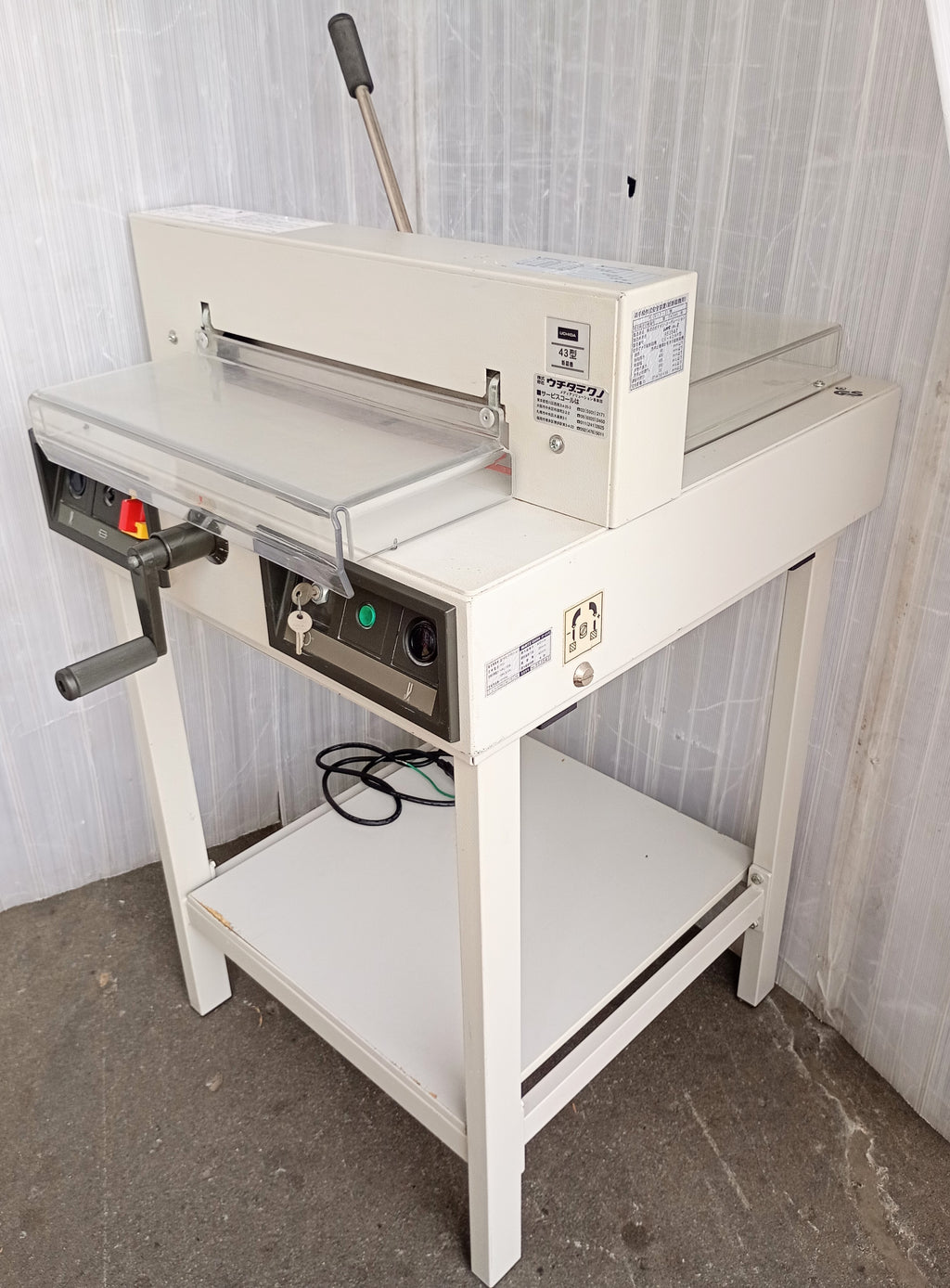 中古 ウチダ43型 電動断裁機uchidatechno
