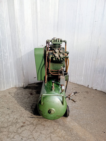 ダイワエアー　DC-D9D 3.7kw　コンプレッサー3気筒