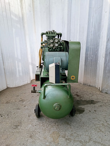 ダイワエアー　DC-D9D 3.7kw　コンプレッサー3気筒