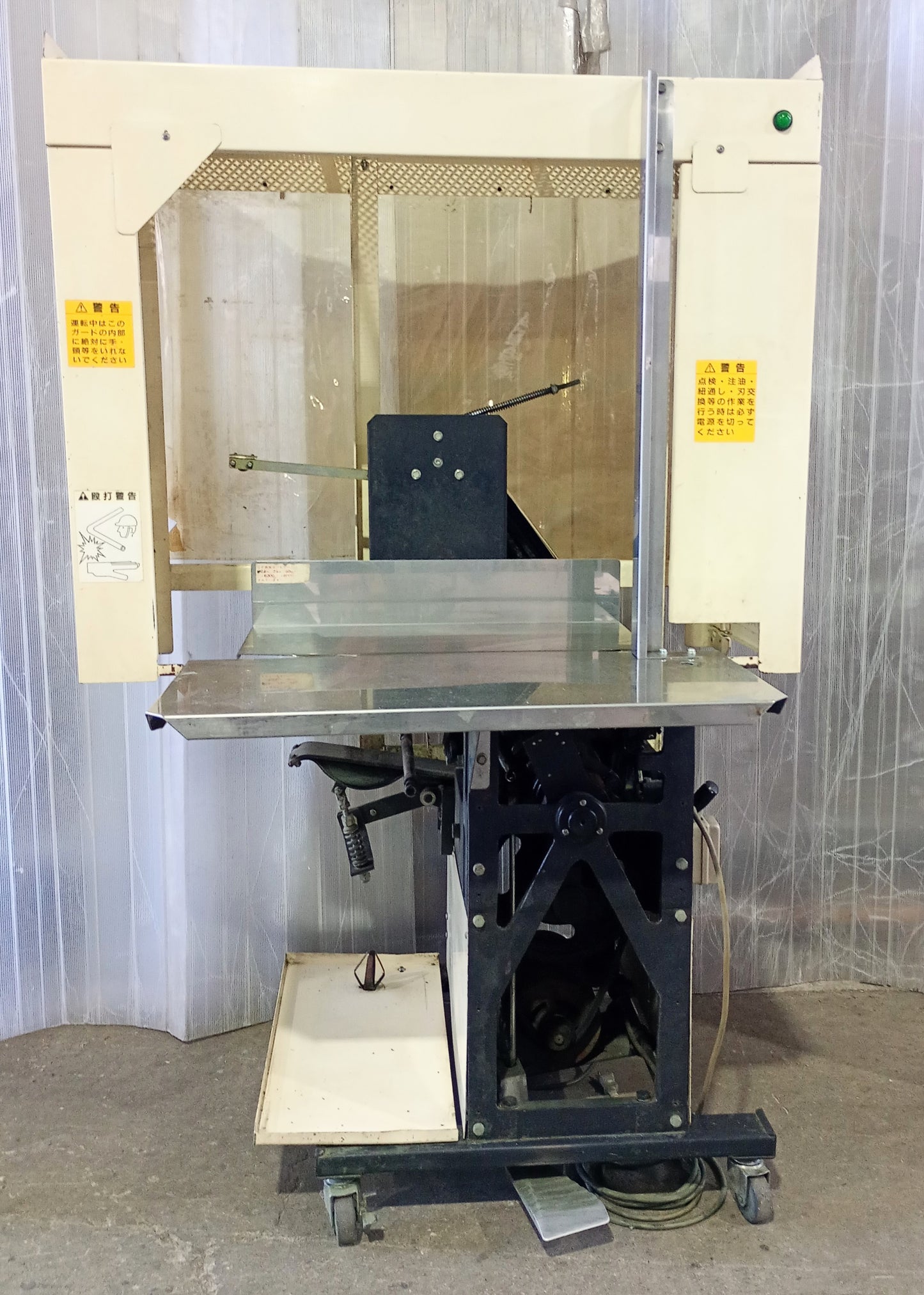ストラパック ST60 足踏み式紐かけ結束機 strapack1-st60-0001