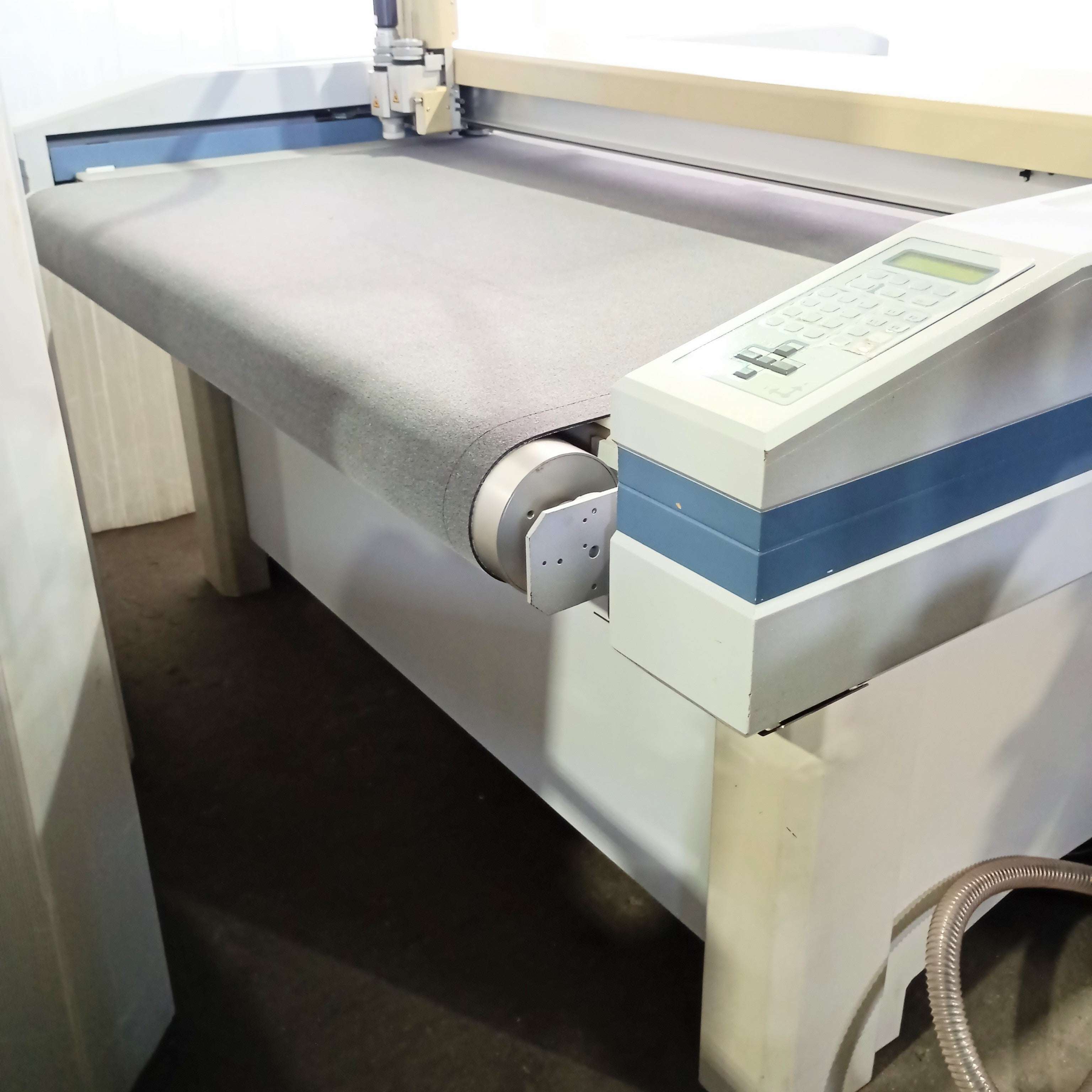 中古 ズンド M-1600CV Z1316 カッティングプロッタ・ソフト無 プロッター