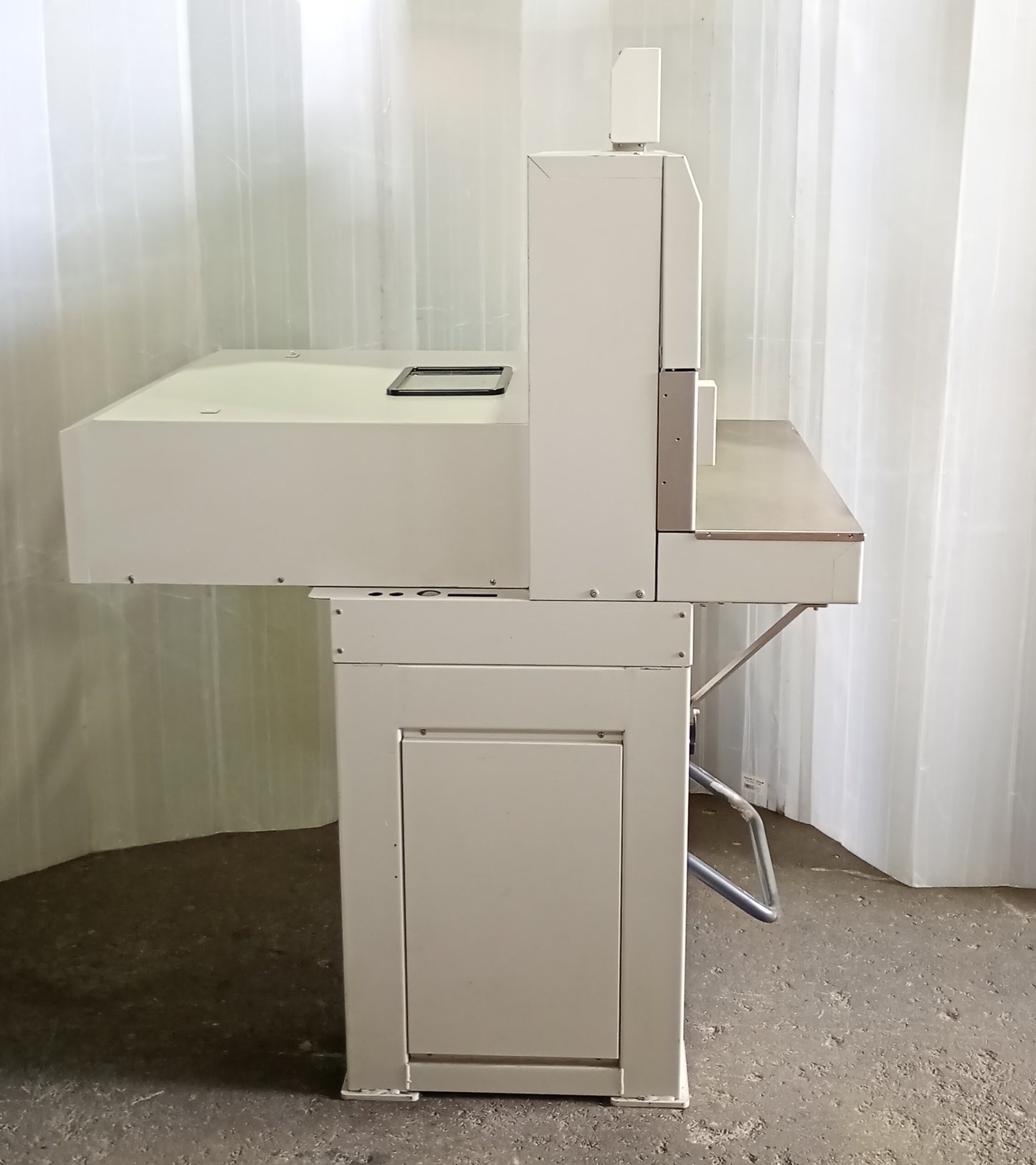 ホリゾン APC-48 コンピュータ式 油圧断裁機 horizon1-apc48-4001