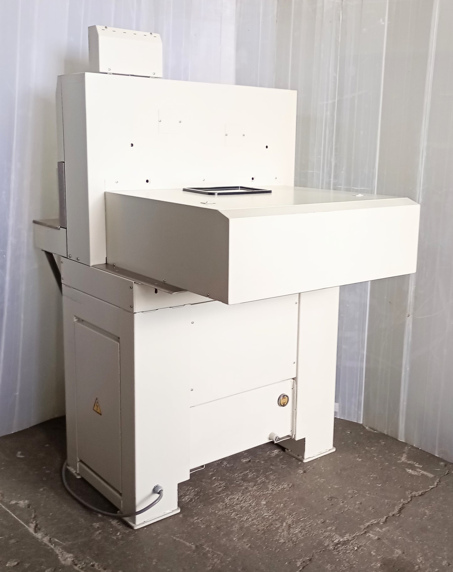 ホリゾン APC-48 コンピュータ式 油圧断裁機 horizon1-apc48-4001