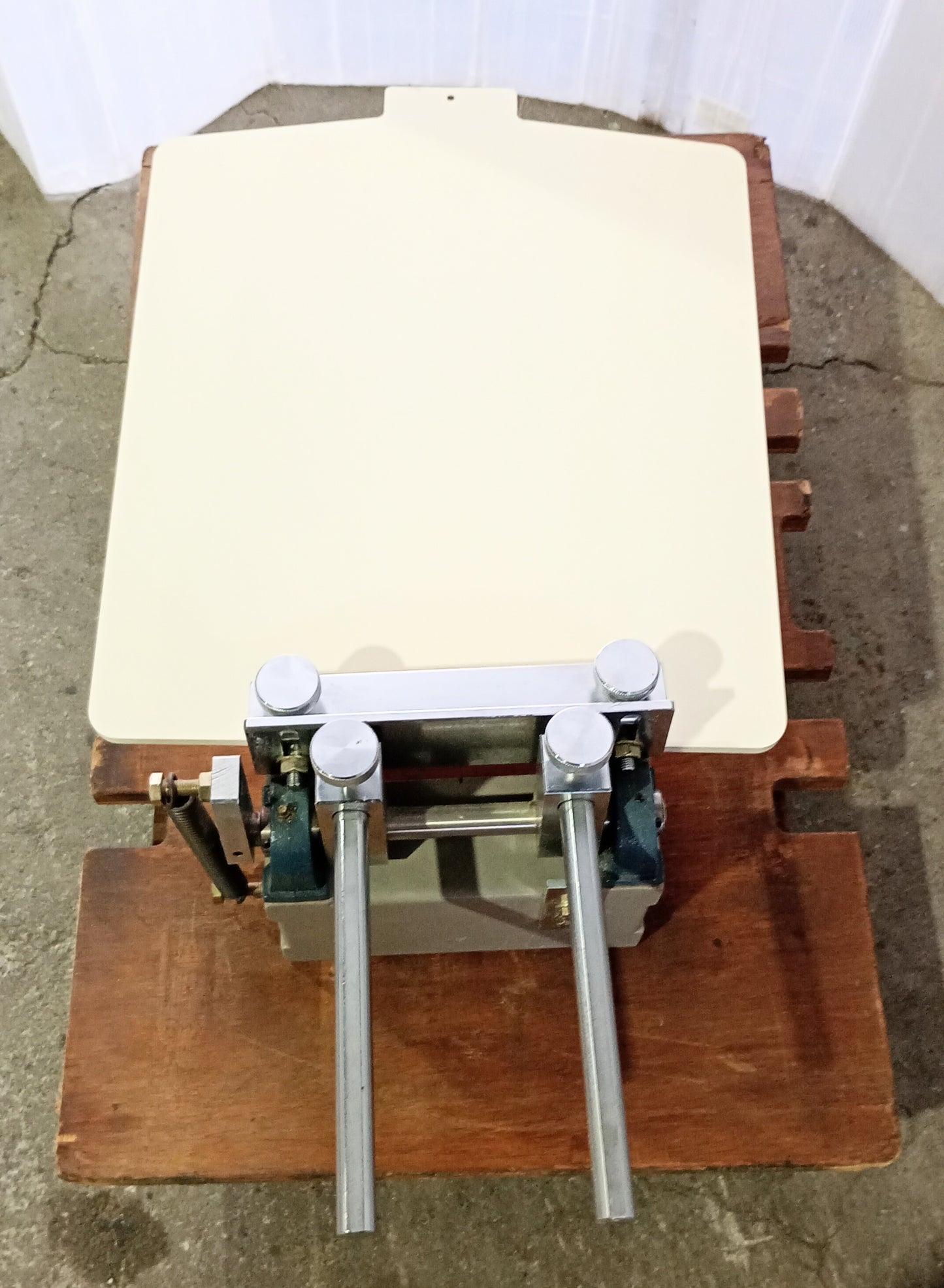 卓上・手動・単色シルクスクリーン印刷機 1stationscreenpress-9019