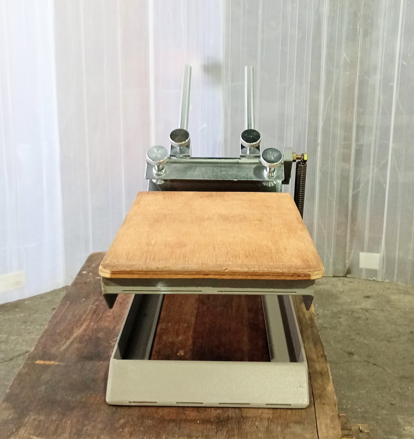 卓上・手動・単色シルクスクリーン印刷機 1stationscreenpress-9013