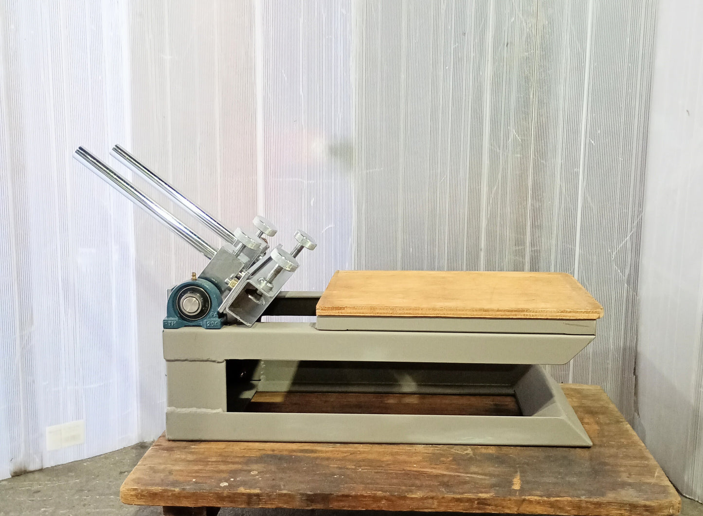 卓上・手動・単色シルクスクリーン印刷機 1stationscreenpress-9013