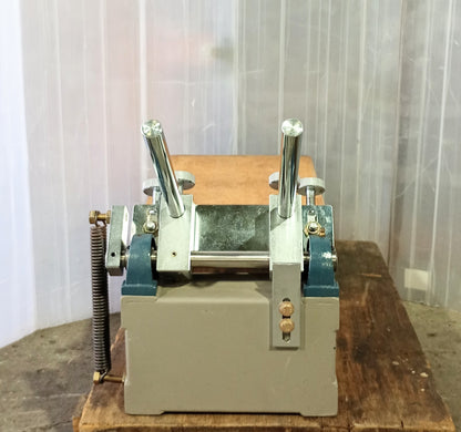 卓上・手動・単色シルクスクリーン印刷機 1stationscreenpress-9013