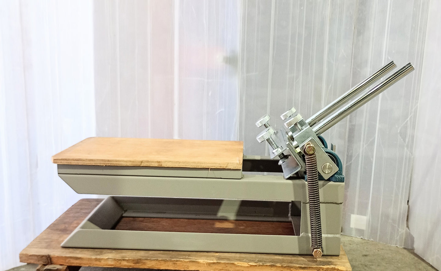 卓上・手動・単色シルクスクリーン印刷機 1stationscreenpress-9013