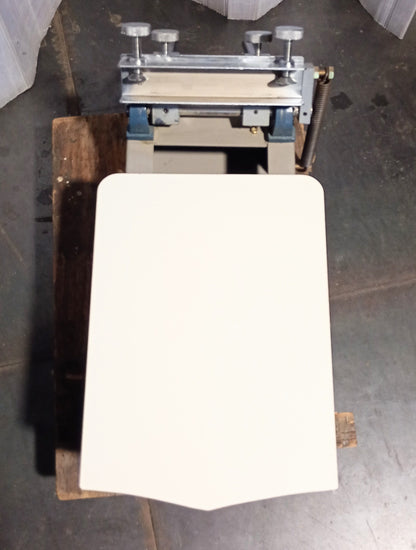Desktop, manual, single-color silkscreen printing machine 1stationscreenpress-9013
