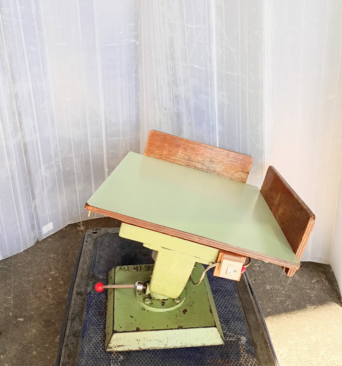 小型 ジョガー (紙揃え機 突き揃え機) jogger490x650-9001