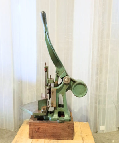 曽我機械　卓上角丸機械 sogakikai-roundcornercutter-8167