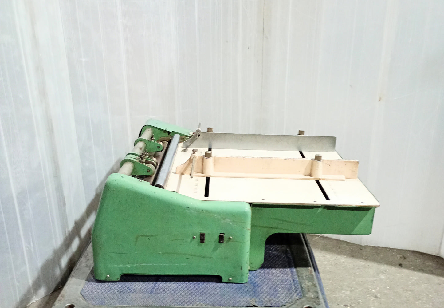 国友鉄工所　MK2　卓上ミシン目＆スジ付け機 kunitomotekko-mk2creaserandperforator-3002