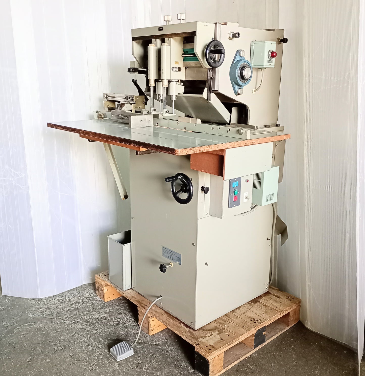 ウチダ 2穴穿孔機 uchidatechno1-2head-8151