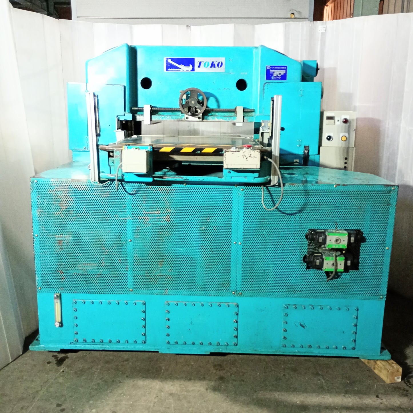 トーコー SHDC-600×500-50T 油圧裁断機(50tプレス機) toko1-shdc60050050t-6002