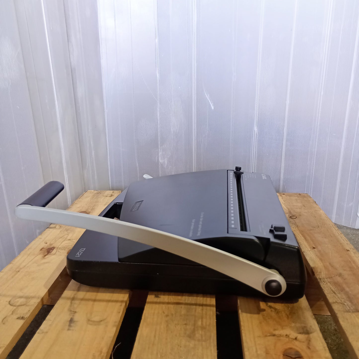 カール事務器 TOZICLE TZ-C21 手動コームリング製本機　carl1-tozicletzc21-0001